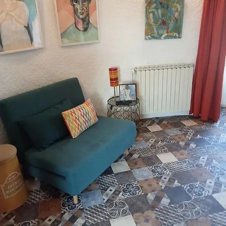 Holiday home L'insolite Et Medievale Tour Yselda